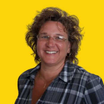 Portrait of Diane Otta, Broker/Agent.